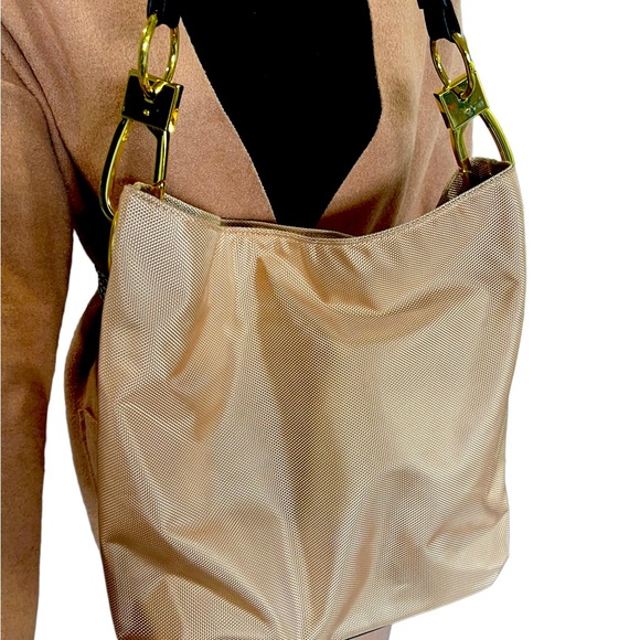 Braciano woven fabric shoulder bag with large gold hardware buckles and leather - Picture 5 of 6